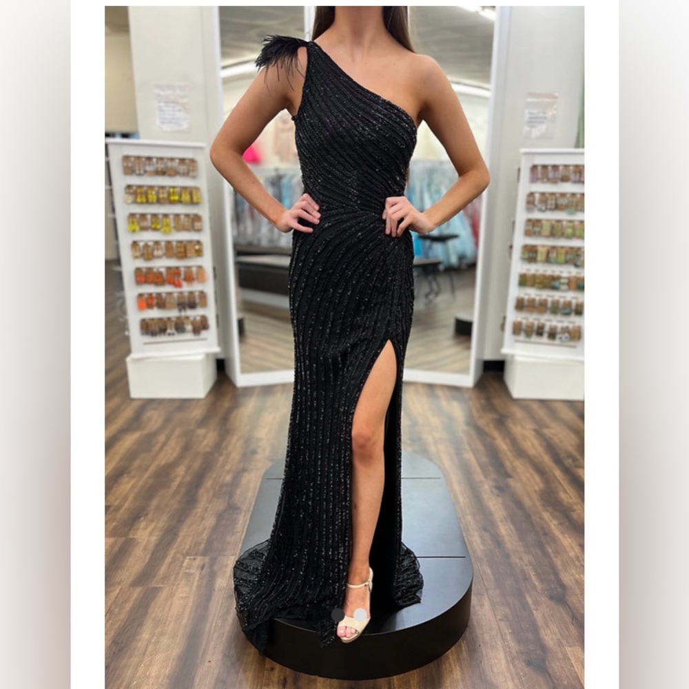 Sherri Hill 54894 Black Beaded One-Shoulder Evening Gown size 0 NWOT